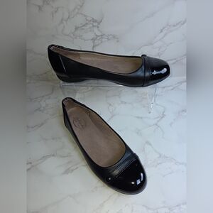 Life Stride Women’s Black Ballet Flats with Patent Cap Toe(B1)